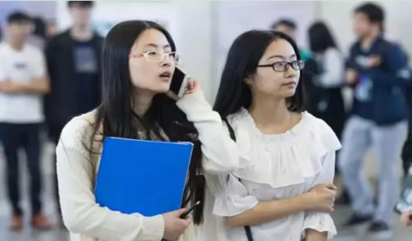 中国移动在世界五百强排名第五十六位 深受大学生的青睐